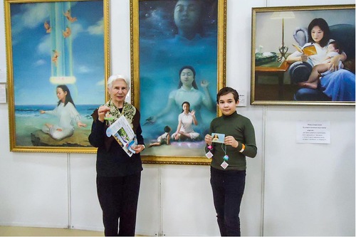 Image for article רוסיה: יותר מ-10,000 איש התפעלו מהיצירות של תערוכת האמנות הבין-לאומית: 