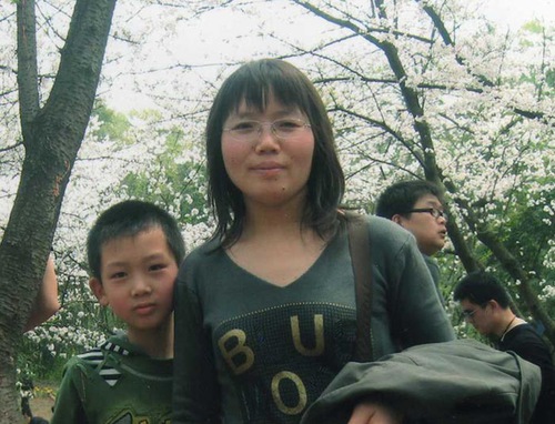 Image for article מתרגלת מהו-נאן שנעצרה שוב ושוב ואולצה להפיל בחודש השישי להריונה, נשלחה שוב לכלא בשל אמונתה